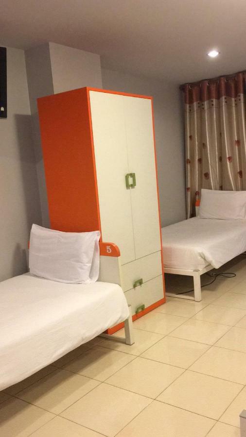 Luna Guesthouse And Travel Rawai Exteriör bild